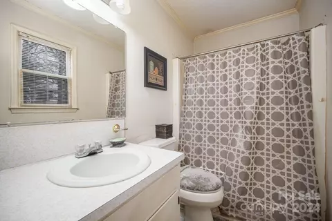 Bath - 2093 Walden Rd, Lancaster, SC 29720 photo 1 of 2