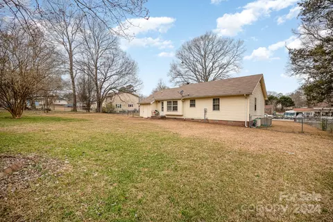 Exterior - 2093 Walden Rd, Lancaster, SC 29720 photo 8 of 9