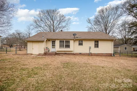 Exterior - 2093 Walden Rd, Lancaster, SC 29720 photo 6 of 9