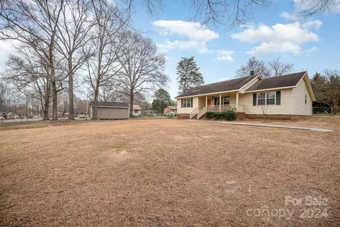 Exterior - 2093 Walden Rd, Lancaster, SC 29720 photo 3 of 9