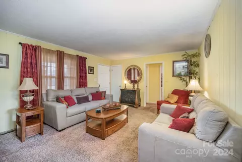 Living - 2093 Walden Rd, Lancaster, SC 29720 photo 3 of 5
