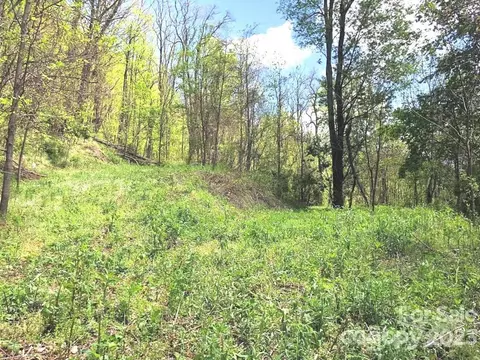 384 Live Oak 27 Loop #27, Waynesville, NC 28785