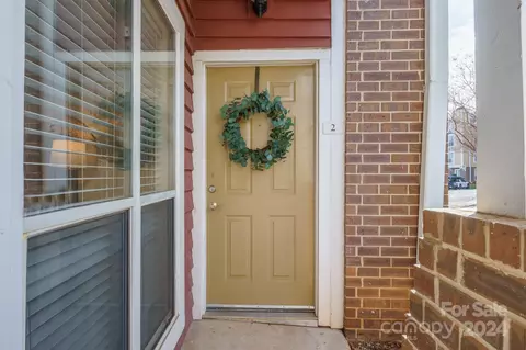2500 Cranbrook Ln, Charlotte, NC 28207