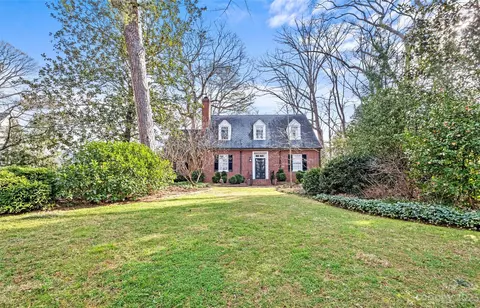 2039 Queens E Rd E, Charlotte, NC 28207