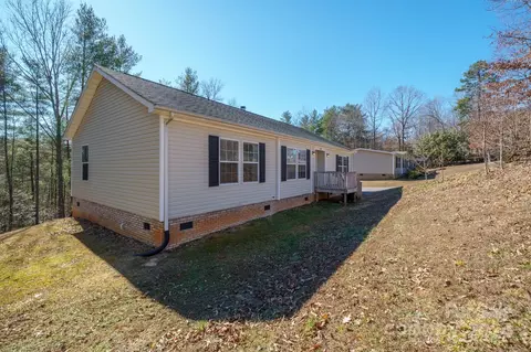 Exterior - 207 Hillcrest Ave, Hickory, NC 28601 photo 3 of 8