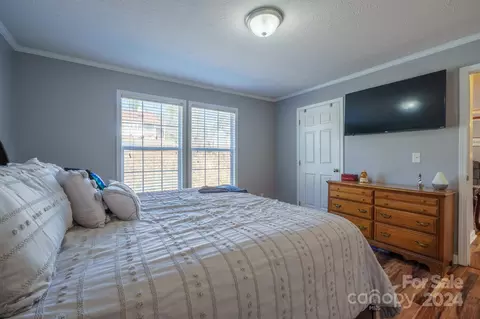 Bedroom - 207 Hillcrest Ave, Hickory, NC 28601 photo 3 of 8