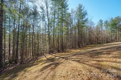 Exterior - 207 Hillcrest Ave, Hickory, NC 28601 photo 5 of 8