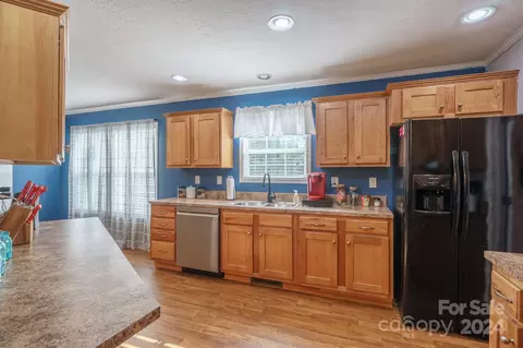 Kitchen - 207 Hillcrest Ave, Hickory, NC 28601 photo 6 of 6