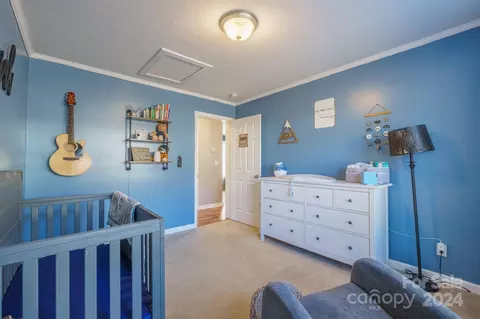 Bedroom - 207 Hillcrest Ave, Hickory, NC 28601 photo 5 of 8