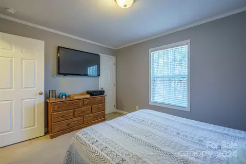 Bedroom - 207 Hillcrest Ave, Hickory, NC 28601 photo 8 of 8