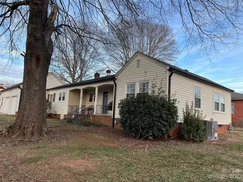 17 3rd Ave, Maiden, NC 28650