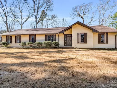 159 White Oak Ln, Tryon, NC 28782