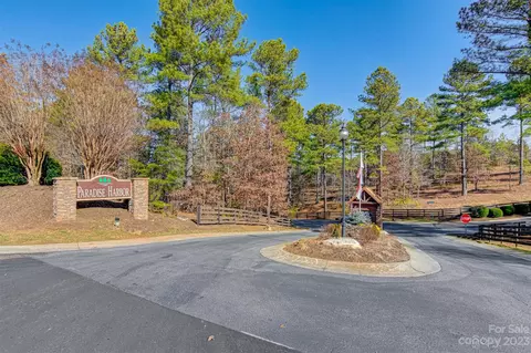 1370 E Paradise Harbor Dr, Connelly Springs, NC 28612