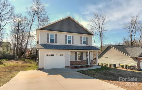 596 Marigold Dr, Kannapolis, NC 28083