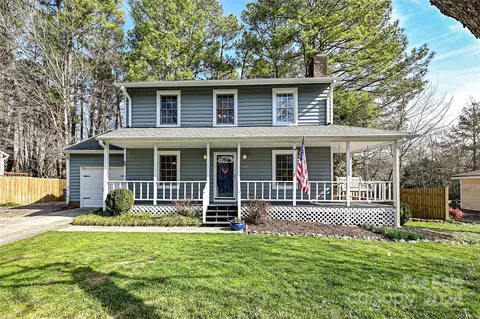 8318 Trail View Dr, Charlotte, NC 28226