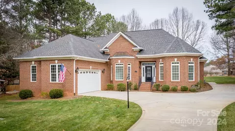 144 Honeysuckle Creek Loop, Mooresville, NC 28117