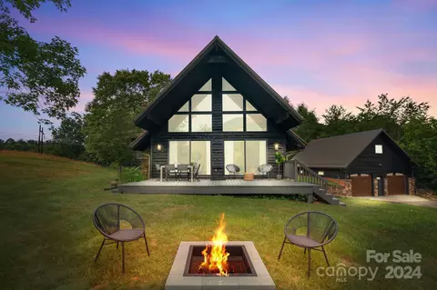 407 Newfound Rd, Leicester, NC 28748