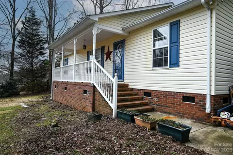 2965 Greenleaf Rd, Clover, SC 29710 photo 3