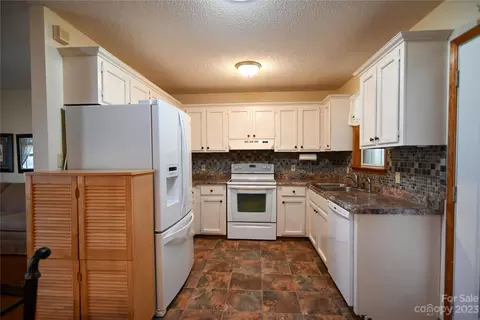 2965 Greenleaf Rd, Clover, SC 29710 photo 15