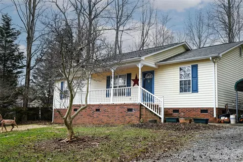 2965 Greenleaf Rd, Clover, SC 29710