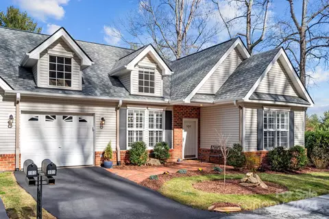 101 Poppy Ln, Asheville, NC 28803