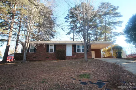 304 Amherst Dr, Kings Mountain, NC 28086