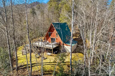 138 Locust Cove Rd, Marion, NC 28752