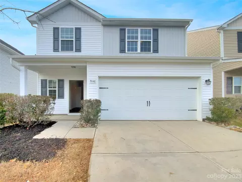 9148 Maidenhair Ct, Charlotte, NC 28215