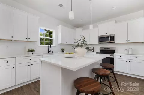 3110 Plentywood Dr, Matthews, NC 28105