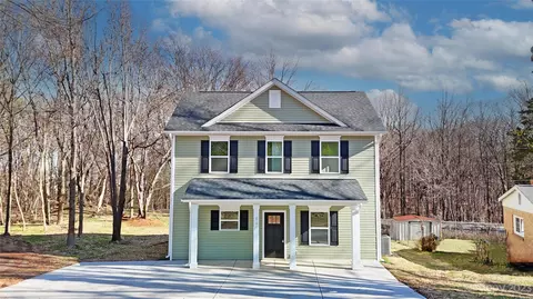 844 Matthews School Rd, Matthews, NC 28105