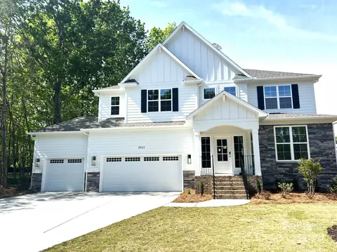 2913 Foxwood Rd, Charlotte, NC 28226