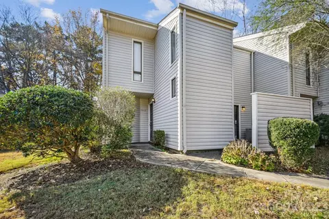 7922 Princess Ann Dr, Charlotte, NC 28212