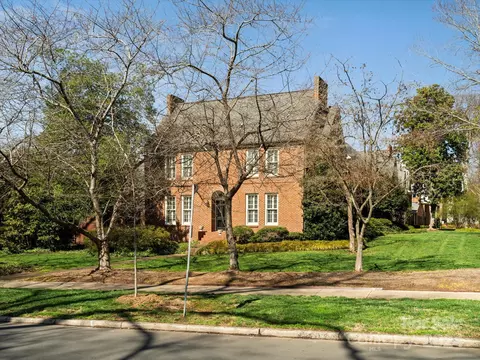 2029 Queens W Rd W, Charlotte, NC 28207