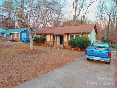 3318 Autumn Ridge Dr, Charlotte, NC 28269