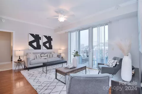 300 W 5th 734 St #734, Charlotte, NC 28202