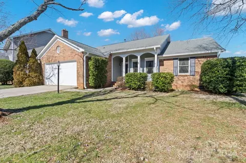 12906 Indian Hills Ln, Charlotte, NC 28278