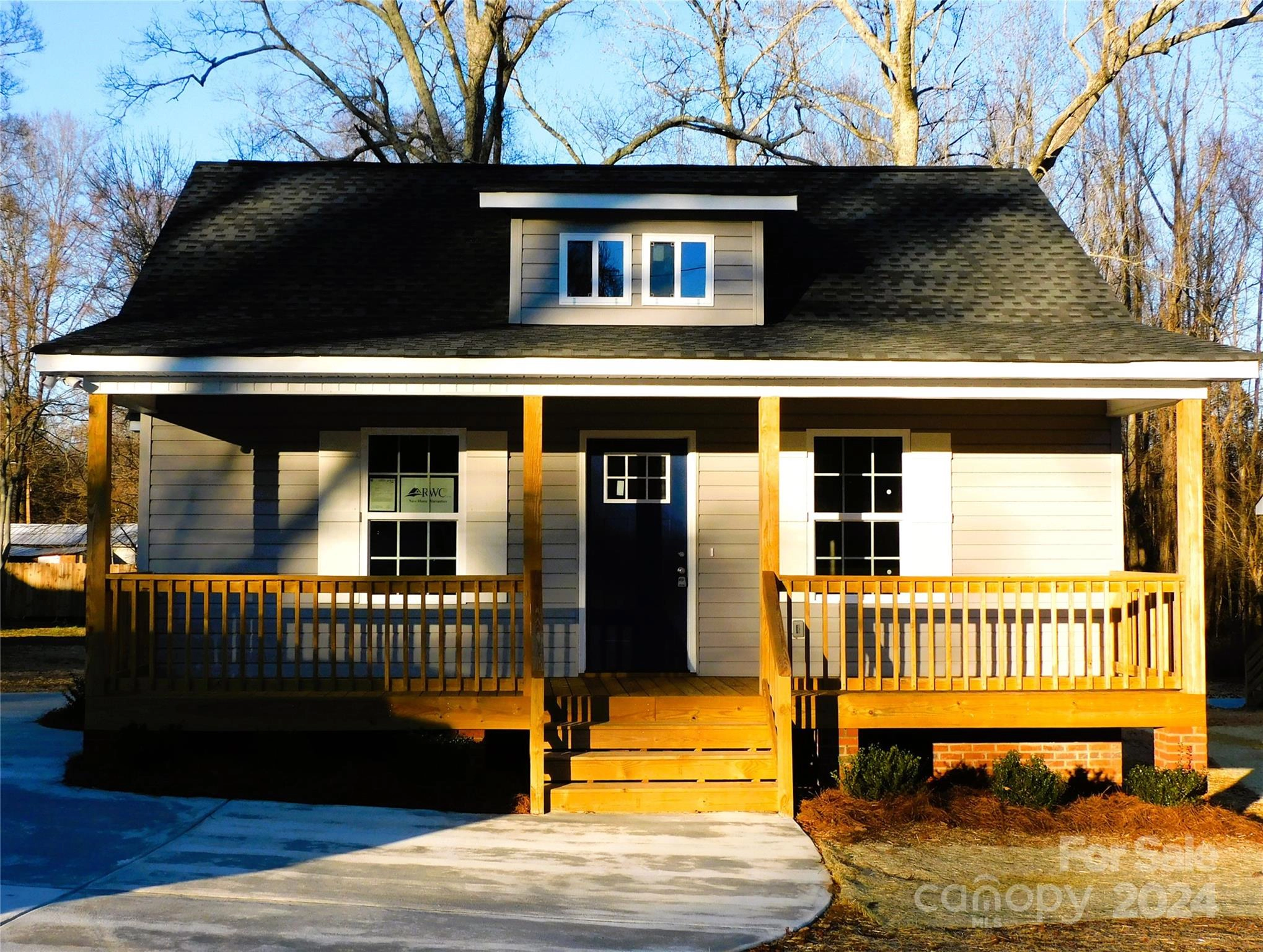 313 Blackburn 3 St Unit 3  