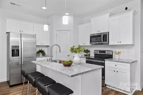 428 Granby Cir, Charlotte, NC 28217