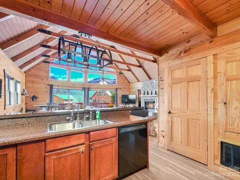 356 Panoramic Loop, Maggie Valley, NC 28751 photo 9