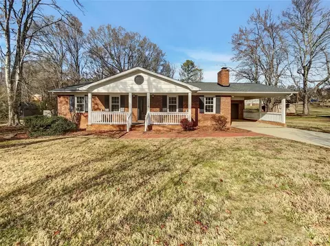 1206 Crowders Mountain Rd, Bessemer City, NC 28016