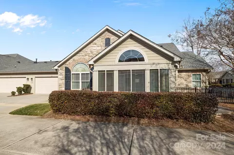 Exterior - 816 Ledgestone Ct, Tega Cay, SC 29708 photo 3 of 11