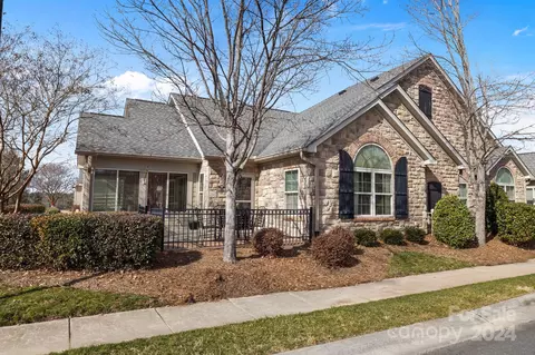 Exterior - 816 Ledgestone Ct, Tega Cay, SC 29708 photo 7 of 11