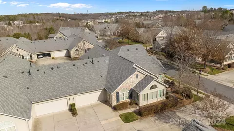 Exterior - 816 Ledgestone Ct, Tega Cay, SC 29708 photo 9 of 11