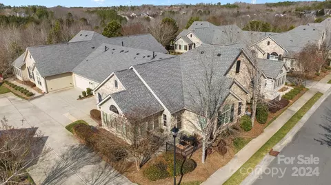 Exterior - 816 Ledgestone Ct, Tega Cay, SC 29708 photo 8 of 11