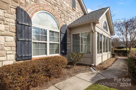 Exterior - 816 Ledgestone Ct, Tega Cay, SC 29708 photo 5 of 11