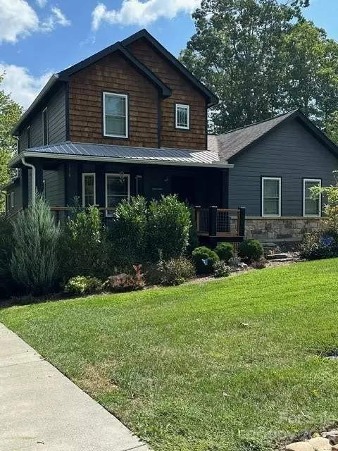 464 Rowland Rd, Swannanoa, NC 28778