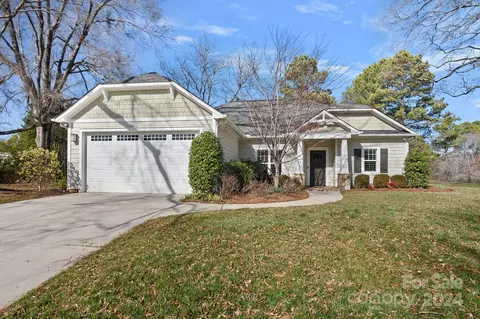 1110 Moray Ct, Charlotte, NC 28211