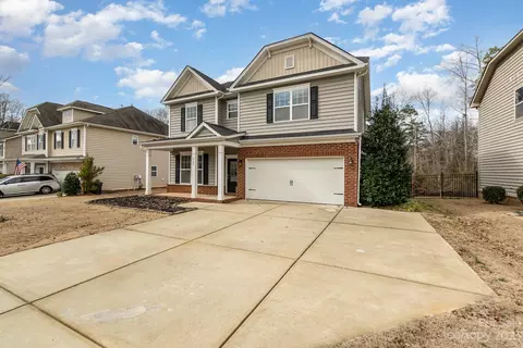 545 Daventry Ct, Clover, SC 29710 photo 3