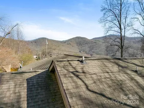Exterior - 75 Mountainside Rd, Franklin, NC 28734 photo 8 of 8