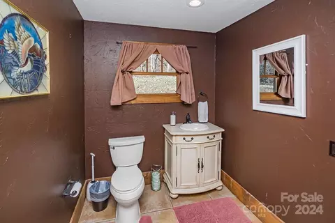 Bath - 75 Mountainside Rd, Franklin, NC 28734 photo 4 of 4